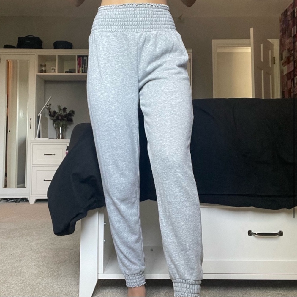 URBAN OUTFITTERS SWEATPANTS